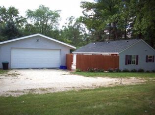 33009 Maple Grove Dr, Burlington, WI