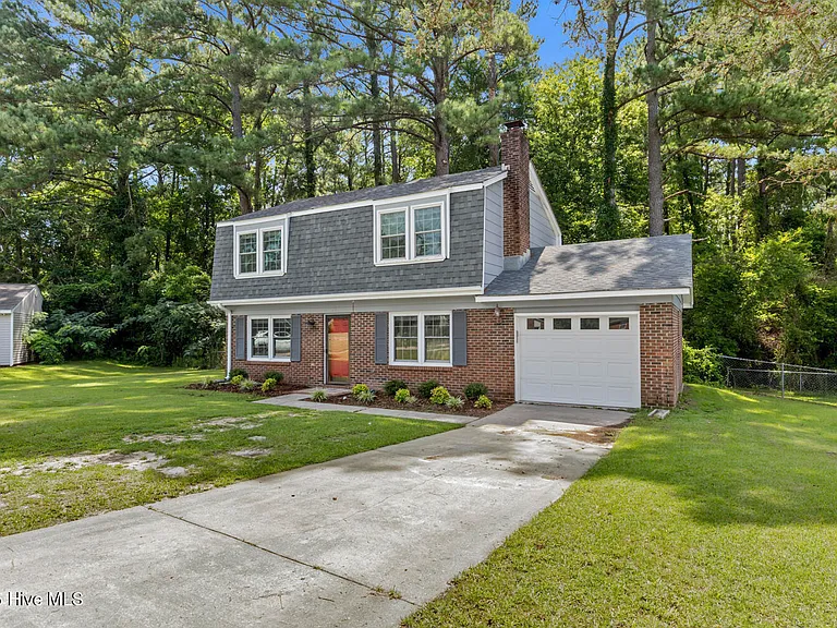 210 E Willowood Ln — Photo 2