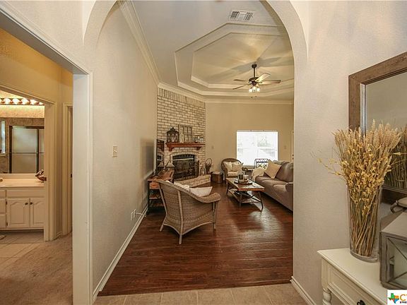 4th image of 1147 Camellia Ln