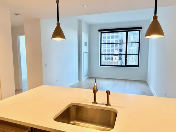 515 West 38th Street image 2 of 20