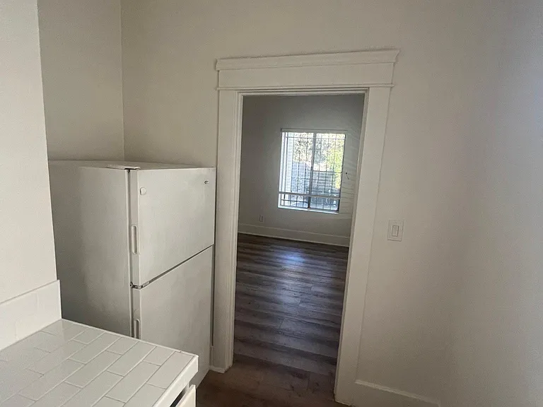 1927 Bonsallo Ave #3 — Photo 15