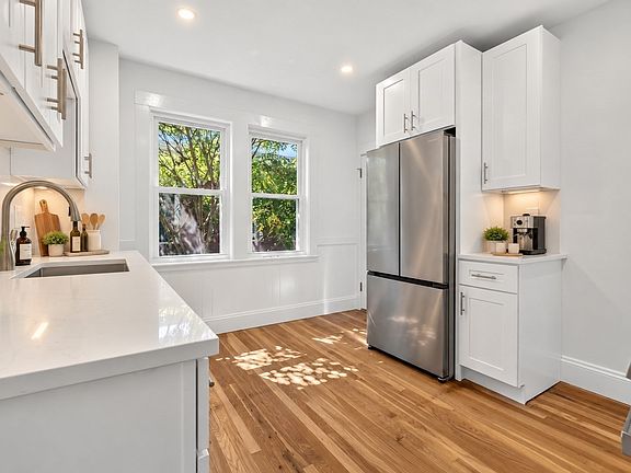 4th image of 7 Richard Ave #3