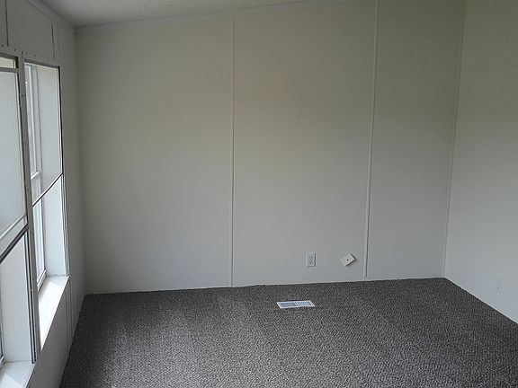 2nd image of 4000 Maple St