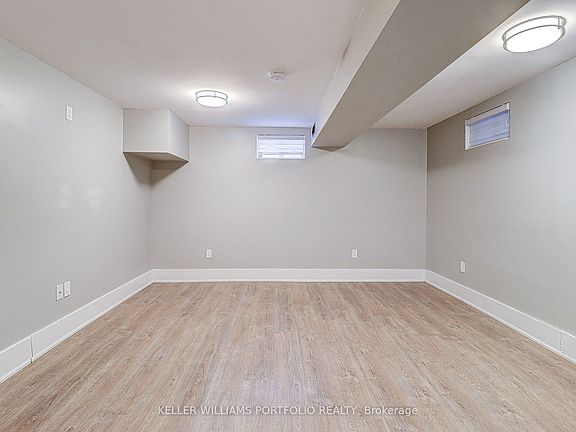 3rd image of 962 Willowdale Ave