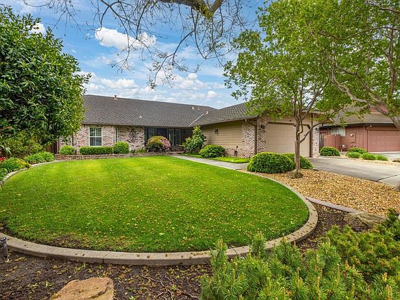 2nd image of 920 Monique Way