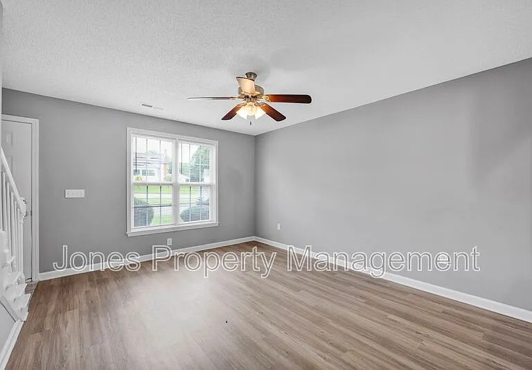 500 Jackson Park Rd #12 — Photo 10