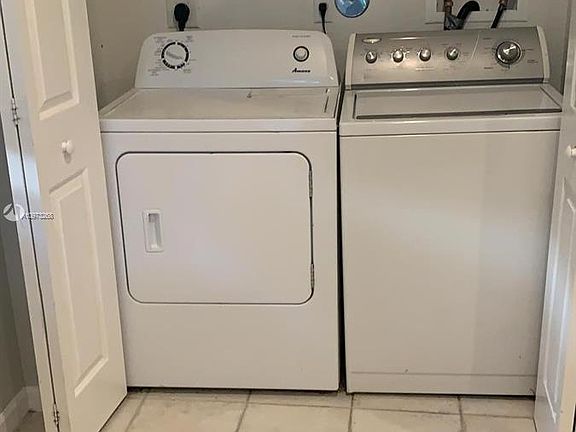 5th image of 4230 Vineyard Cir #4230