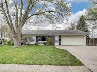1828 Maplewood Rd, Fort Wayne, IN 46819