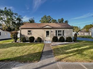 705 W Burbank St, Harvard, IL 60033