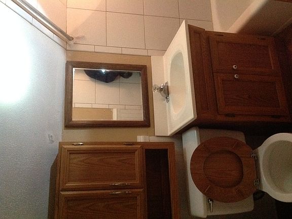 bathroom with tub/shower