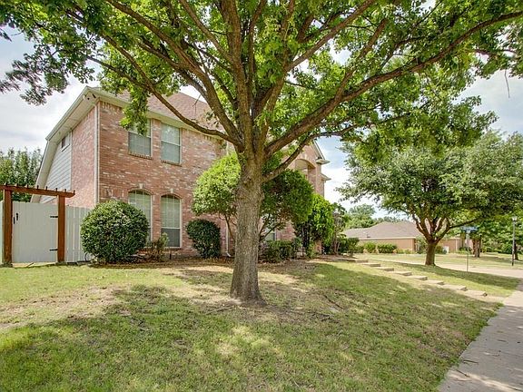 3rd image of 6815 Longmeadow Dr