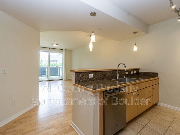 3rd image of 4670 Holiday Dr Unit 202