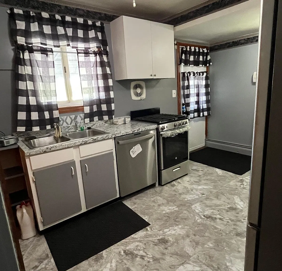 2 bed, 1256 sqft, $1,900 — Photo 4