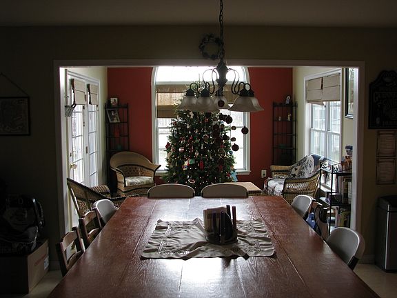 Breakfast Area/Morning Roo