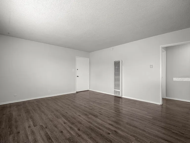 814 Victor Ave #14 — Photo 10