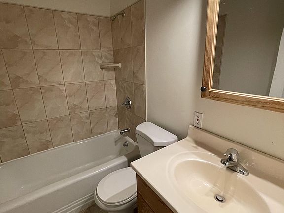 4th image of 37 W Parkwood St #3