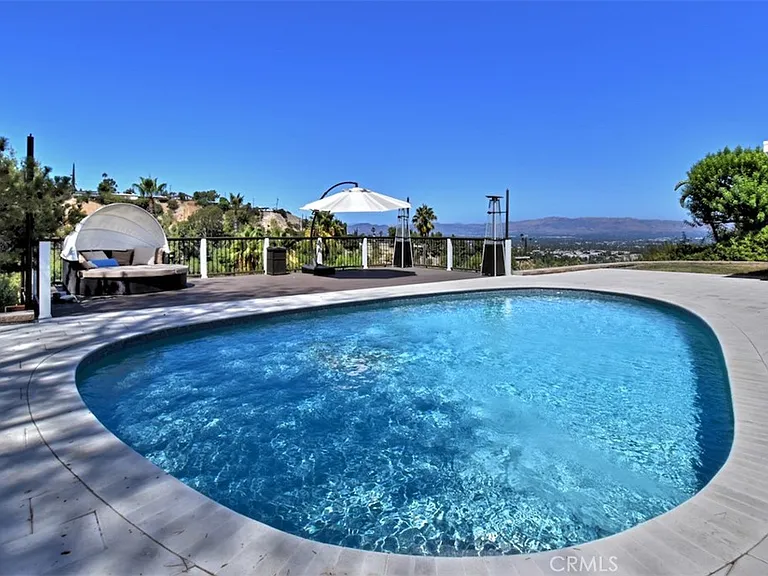 4347 Coronet Dr — Photo 36