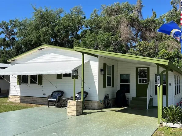 3829 Chah Dr, Zephyrhills, FL 33541