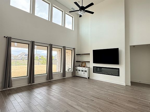 5th image of 24834 White Alder Way