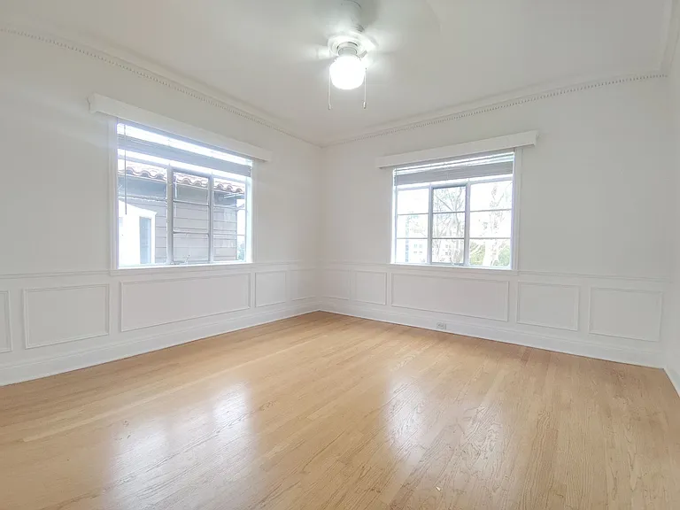 10974 Strathmore Dr — Photo 3