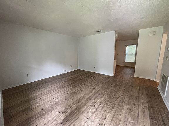 3rd image of 114A Roberta Dr
