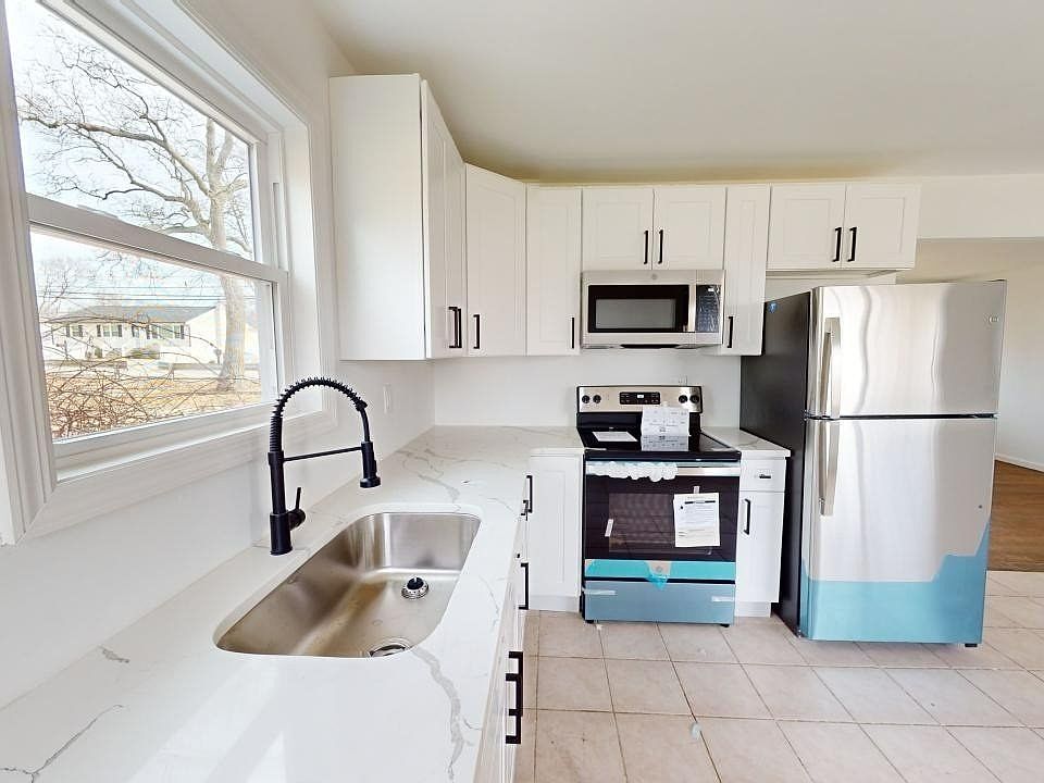 New Eat In Kitchen