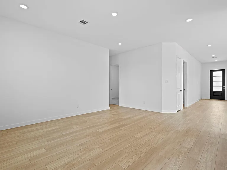 2720 Grove Crest Dr — Photo 16