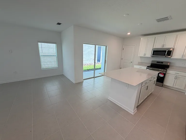 4700 Millenia Blvd — Photo 9