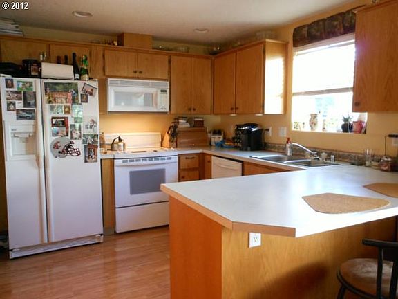 4th image of 1504 SE 173rd Ave