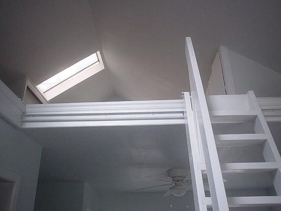 4th image of 218 N Windomere Ave