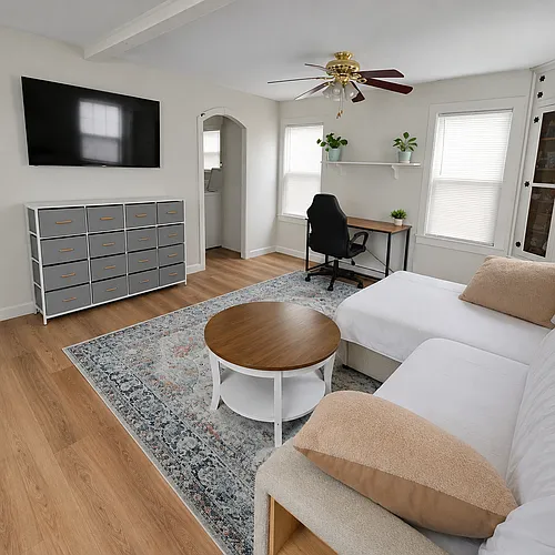 31 Sagamore St Photo 1