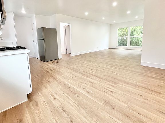 3rd image of 6661 Sepulveda Blvd #6A