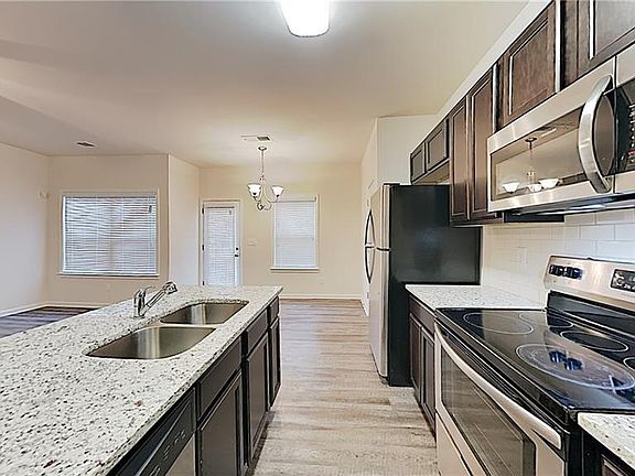 5th image of 3208 Haynes Park Dr