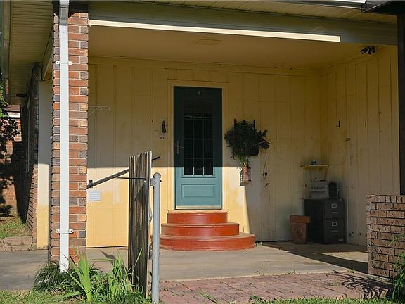 4th image of 212 N Marshall Blvd