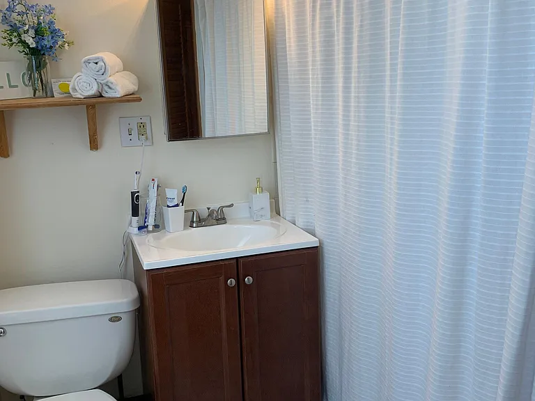 835 E 4th St #3 — Photo 12