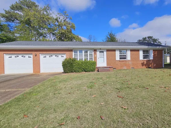 901 Davison Ave, Muscle Shoals, AL 35661