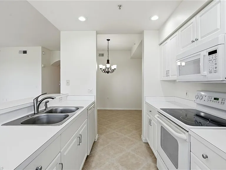 2710 Cypress Trace Cir #3021 — Photo 17