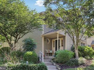 33 Wingstone Ln, Devon, PA 19333