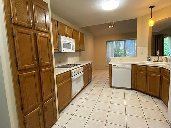 5th image of 11907 Meadowfire Dr
