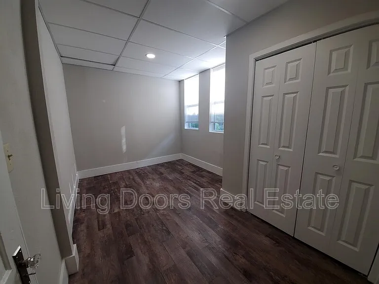 1940 S 16th St #1 — Photo 11