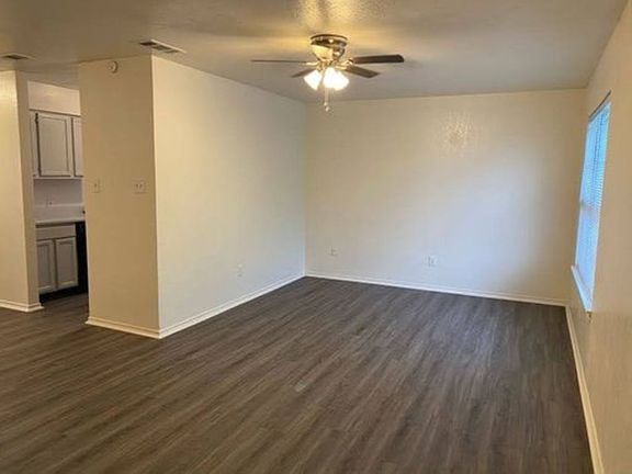 3rd image of 801 SE 4th St #102