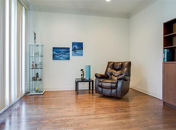 4th image of 2328 All Saints Ln