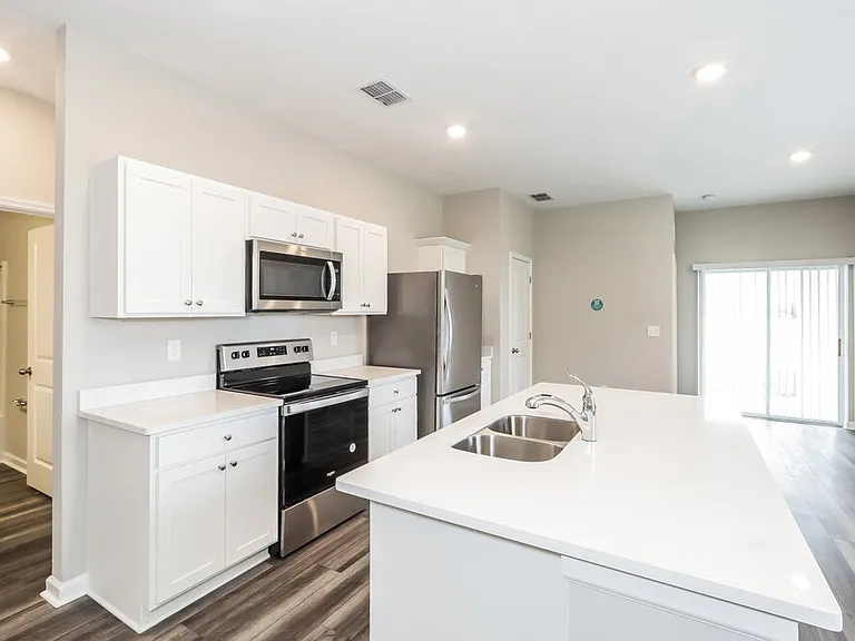 960 Kelly Fern Loop — Photo 7