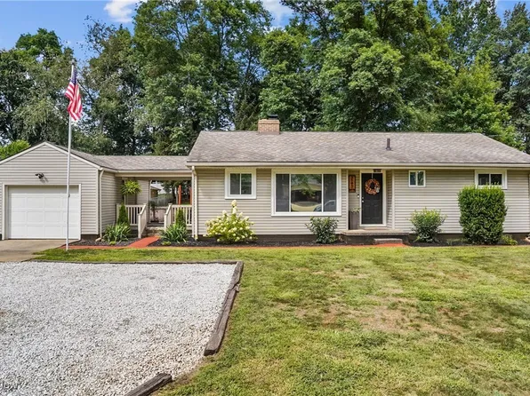 3193 Trotter Rd, Barberton, OH 44203