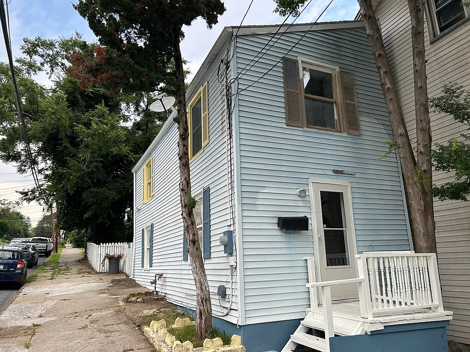49 N 7th St