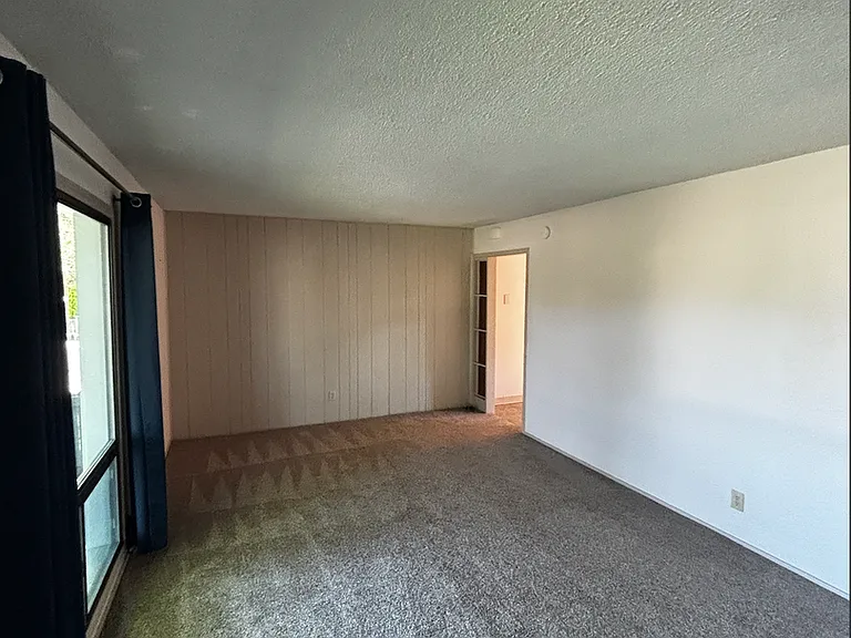 2500 Emilia St — Photo 2
