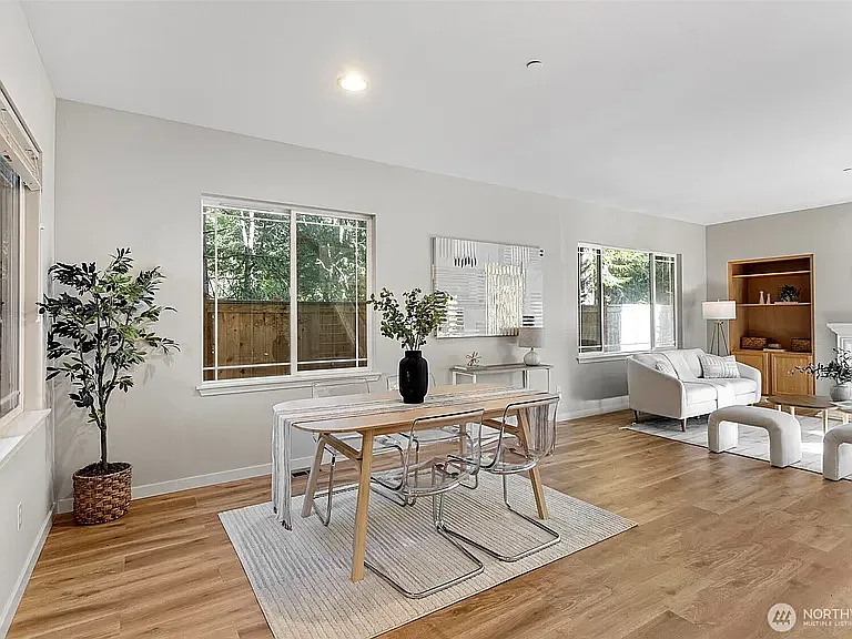 10769 221st Ln NE — Photo 3