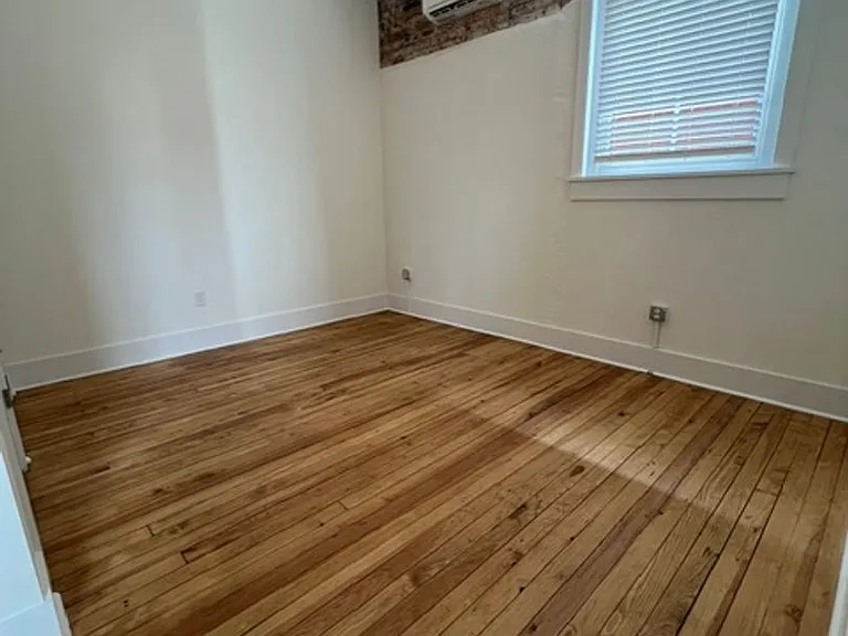 114 Nassau Pl — Photo 7