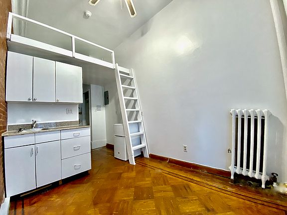 2nd image of 103 W 70th St APT 3D