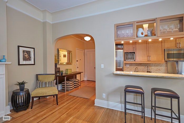 2nd image of 246 W End Ave APT 10F